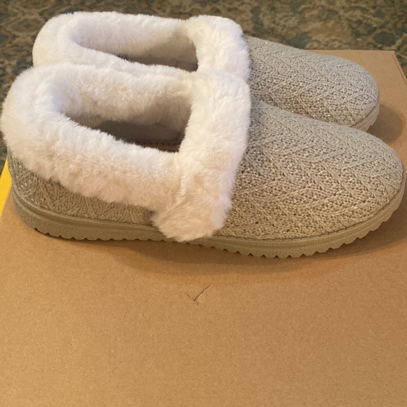 Skechers Cozy Lite Sparkle Knit Slippers -Sweet Walk - Size 9.5 Memory Foam -NEW - Picture 2 of 7